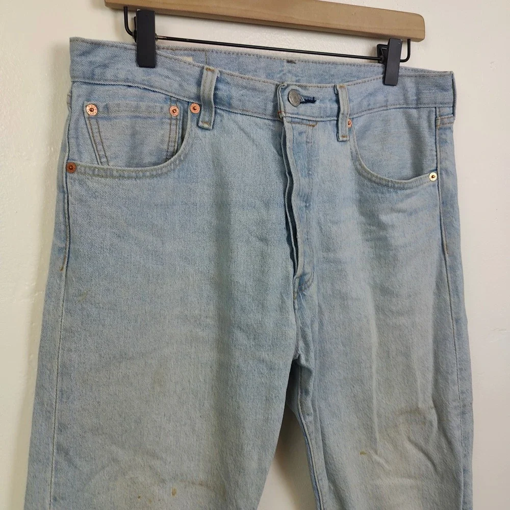 Levi's 501 93 Mens Jeans 32x34 Blue Light Wash Straight Leg Button Fly Classic